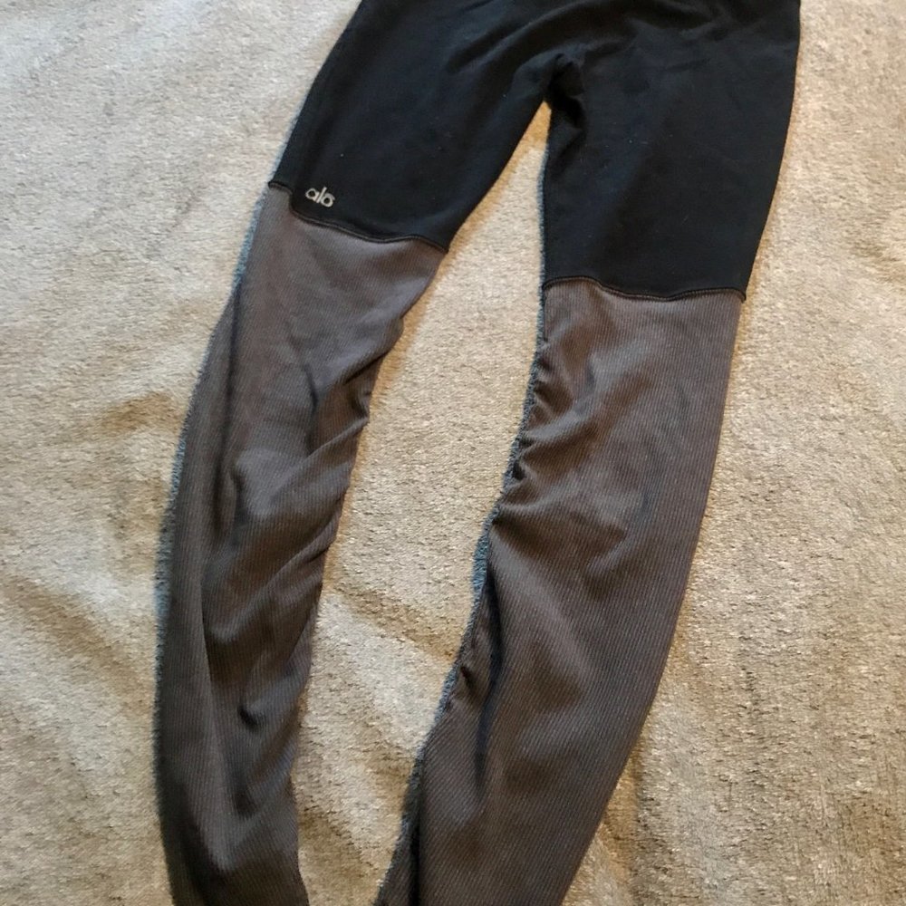 ALO Yoga Goddess Leggings (Black/Grey) Size Small